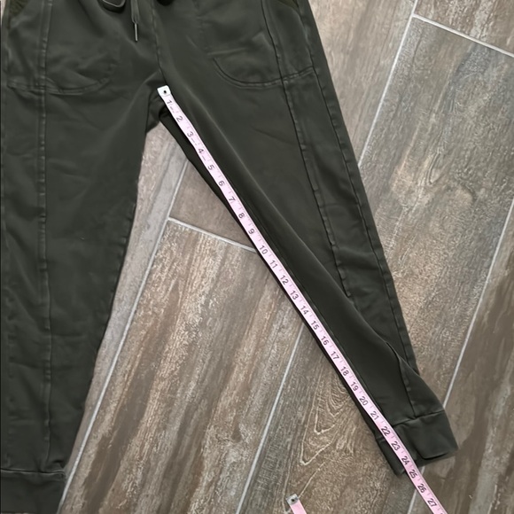 Anthropologie Green Daily Practice Yoga Jogger Track Pants with Drawstring Waist - Picture 6 of 11